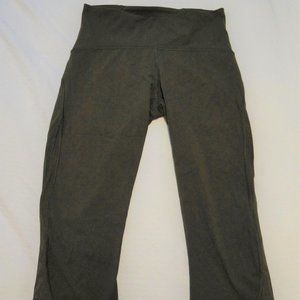 Lululemon army green leggings crop 21”